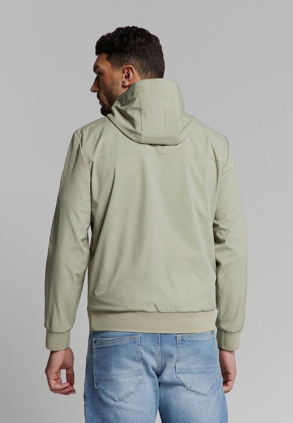 HOODED  Media 4