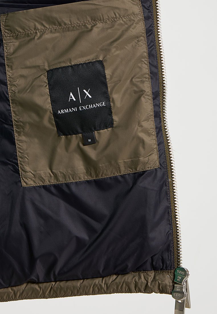 Armani Exchange Weste Media 7