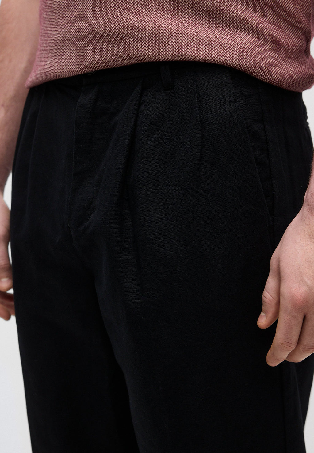 PLEATED PANTS Media 7