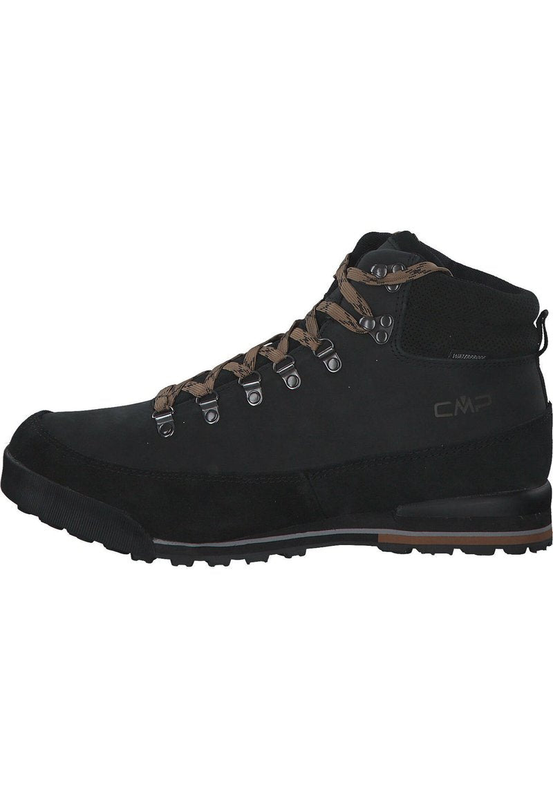 Schwarze Wildleder-Wanderstiefel mit braunen Schnürsenkeln, Metallösen und einer strukturierten Oberfläche. Leichte Sohle mit robustem Profil für besseren Halt.