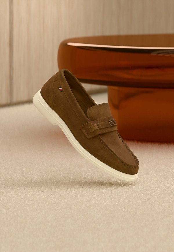 Tommy Hilfiger FLAG HARDWARE LOAFER - Slip-ons - coconut grove