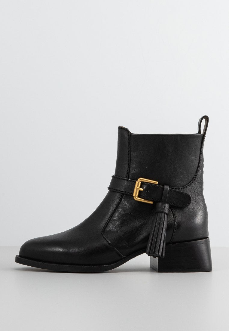 See by Chloé LORY
