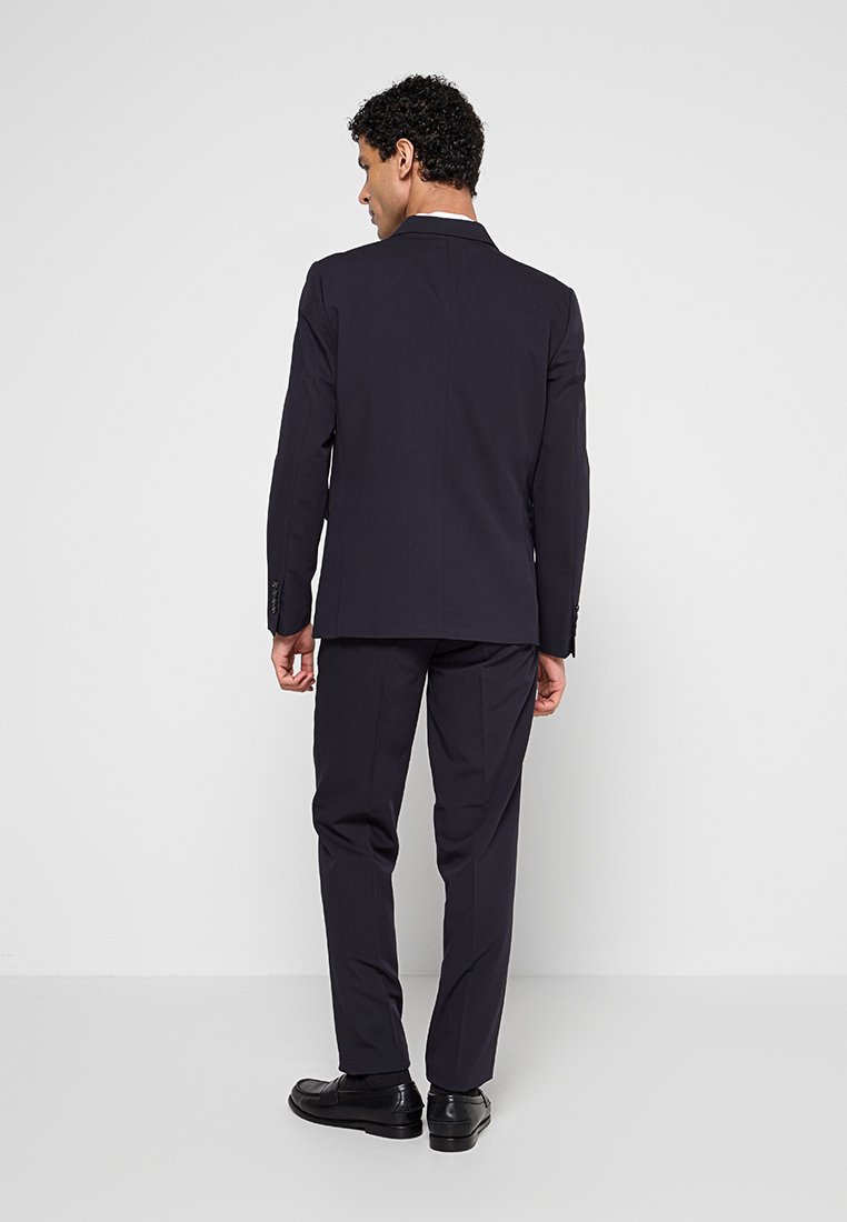 RELAXED FIT Media 2