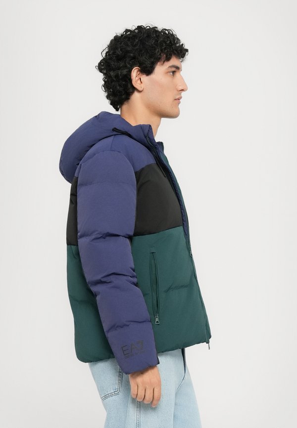 EA7 Emporio Armani TRAIN ATHLETIC COLOUR BLOCK PADDED JACKET