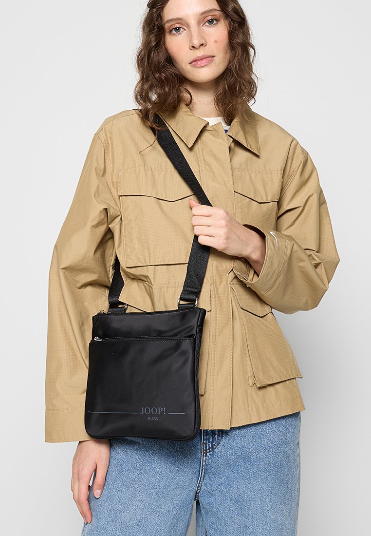 JOOP! Jeans CARTELLO UDA SHOULDERBAG MVZ