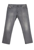 Graue Jeans aus Denim mit geradem Bein, fünf Taschen, Knopfverschluss und leichtem Verblassen an den Oberschenkeln und Knien.