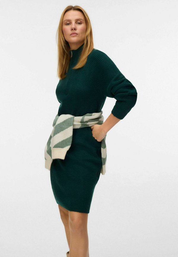 Vero Moda Knitted VMLEFILE Midi - Jumper dress - pine grove
