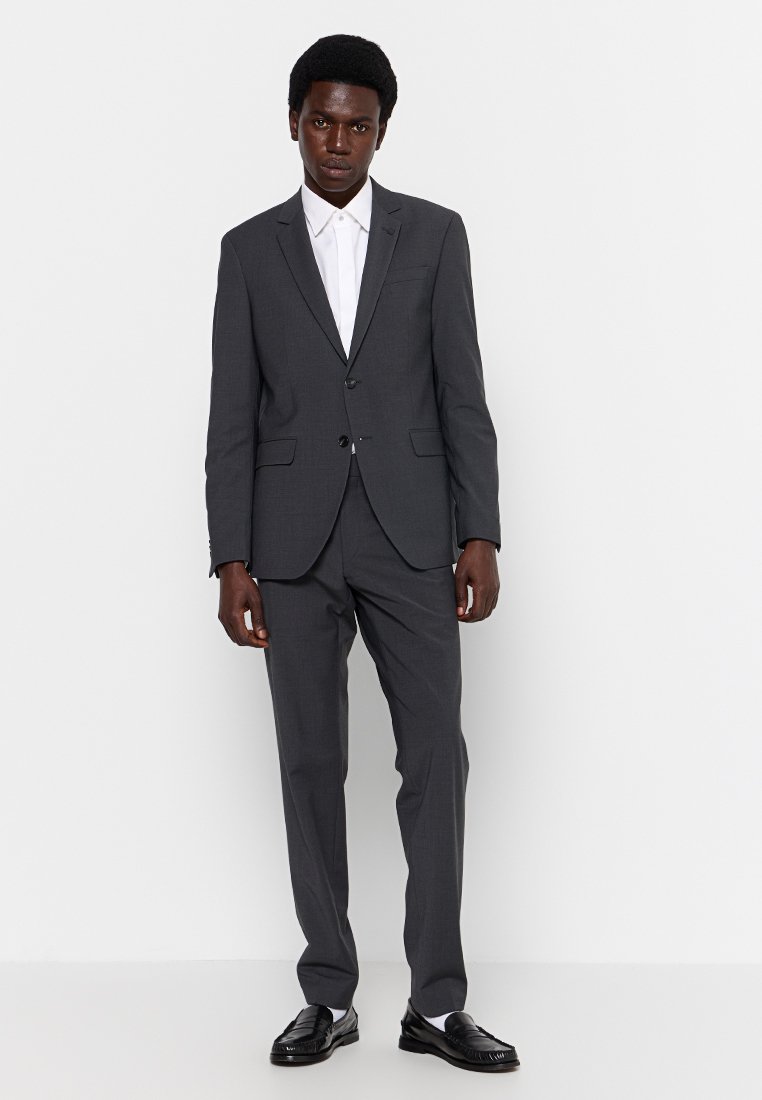 KARL LAGERFELD Anzug Media 1