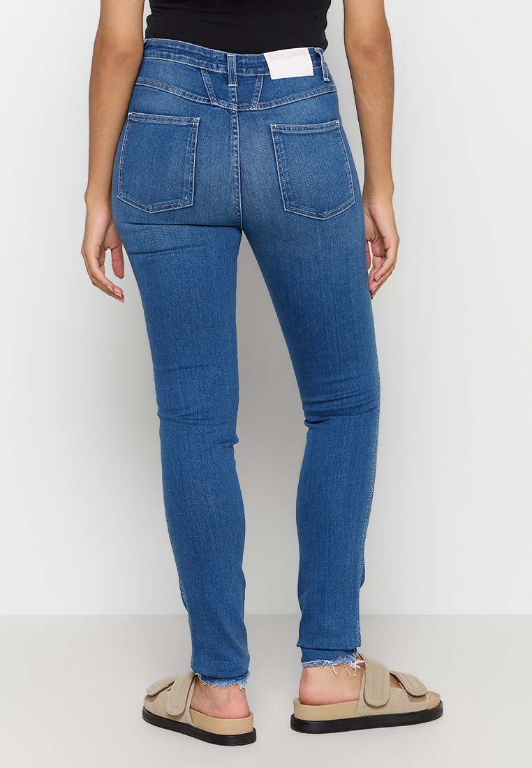 CLOSED SKINNY PUSHER LONG