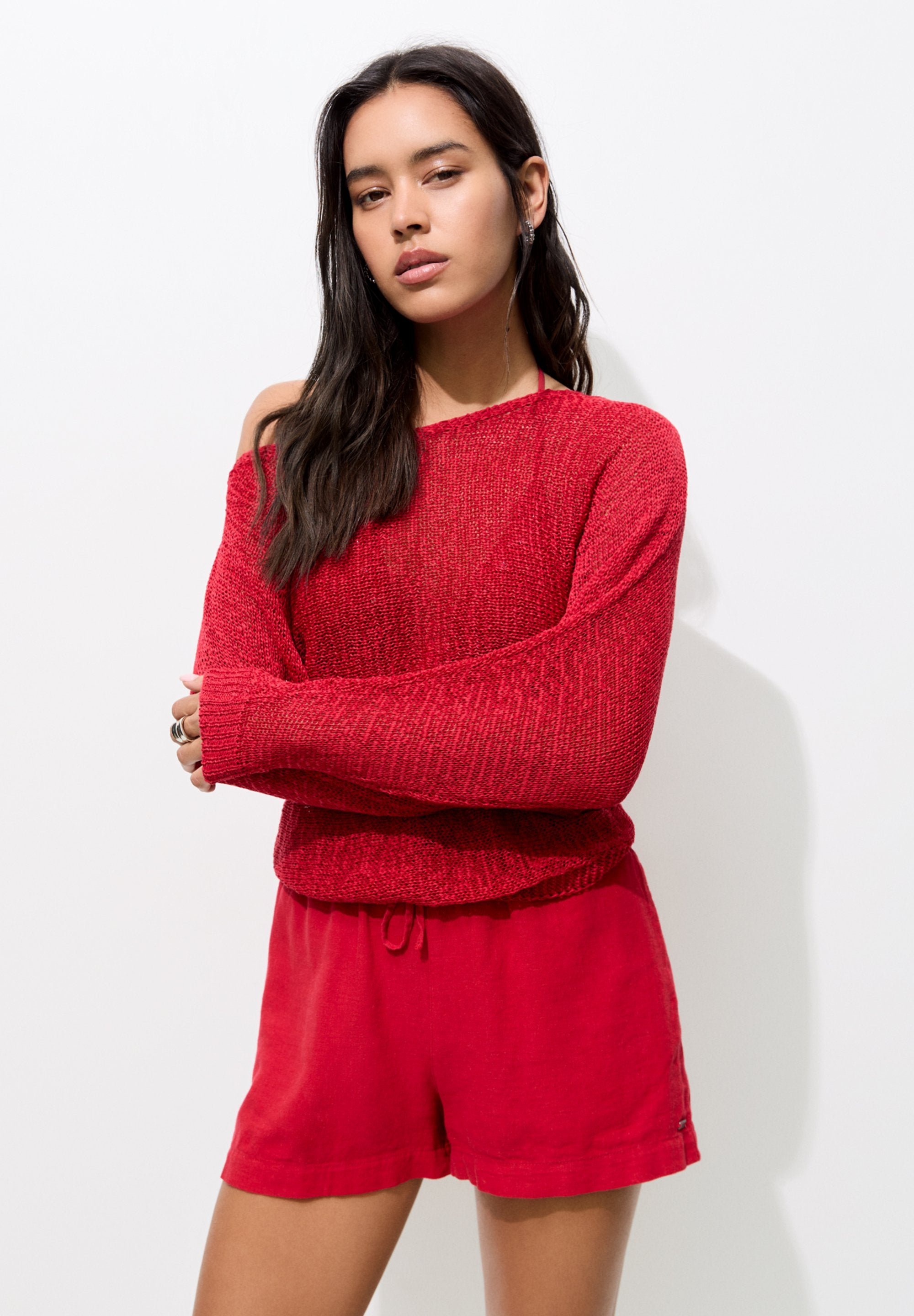 PULL&BEAR ASYMMETRIC NECKLINE
