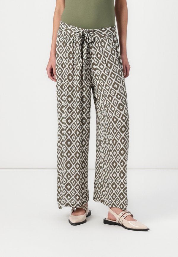 ONLY ONLPAKJA Loose Fit - Trousers - balsam green