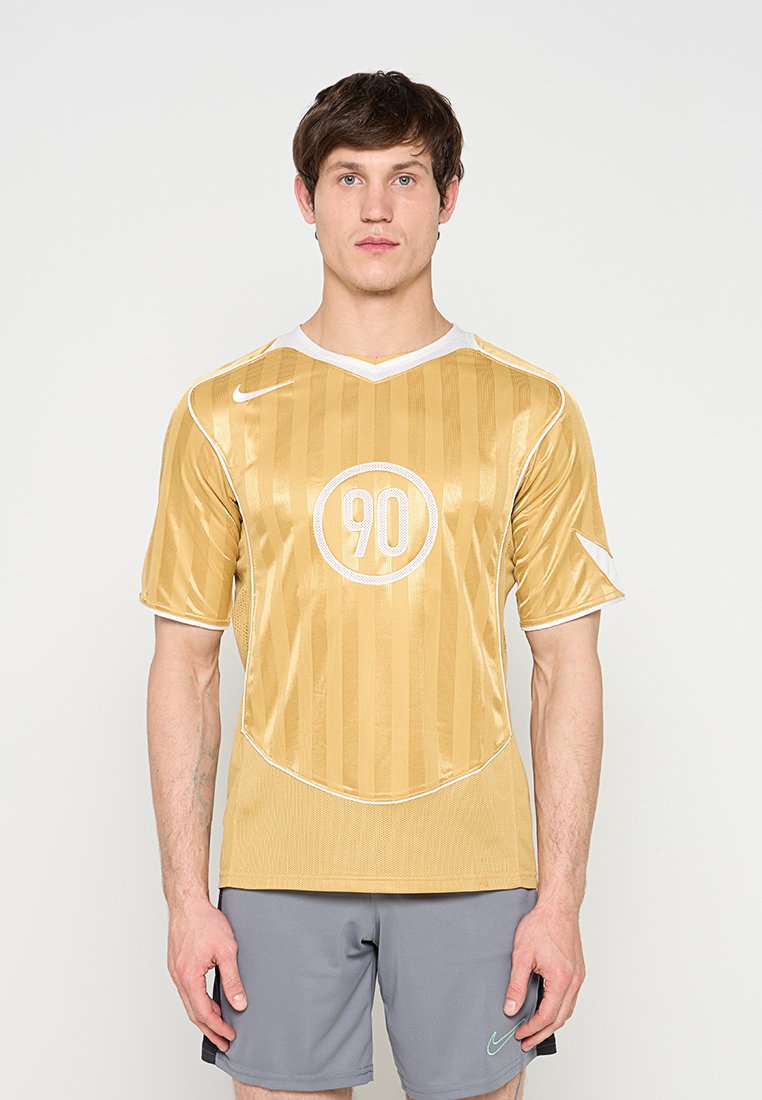 Nike Performance