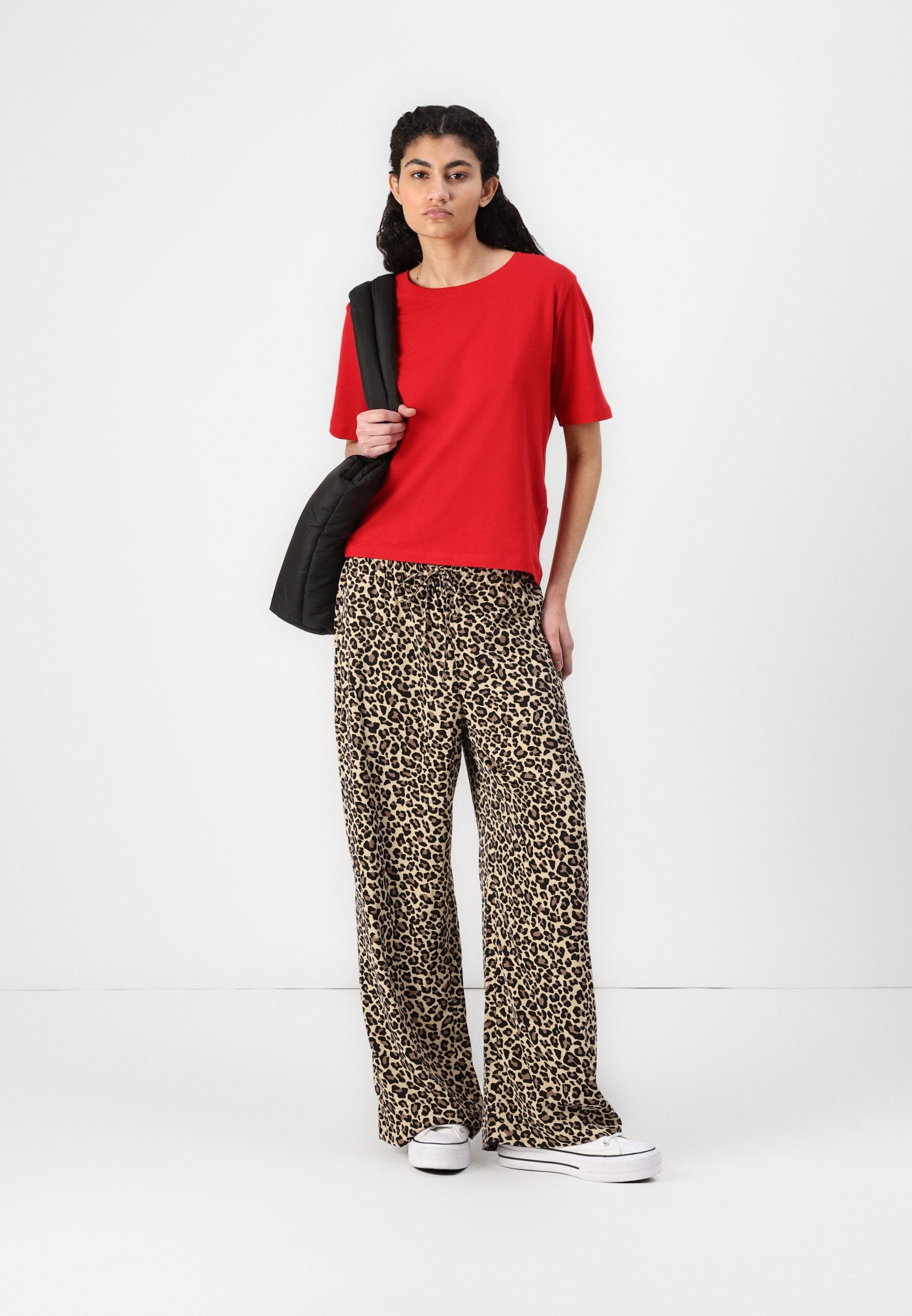 Abercrombie & Fitch Drapey Wide Leg Pull-On Pant