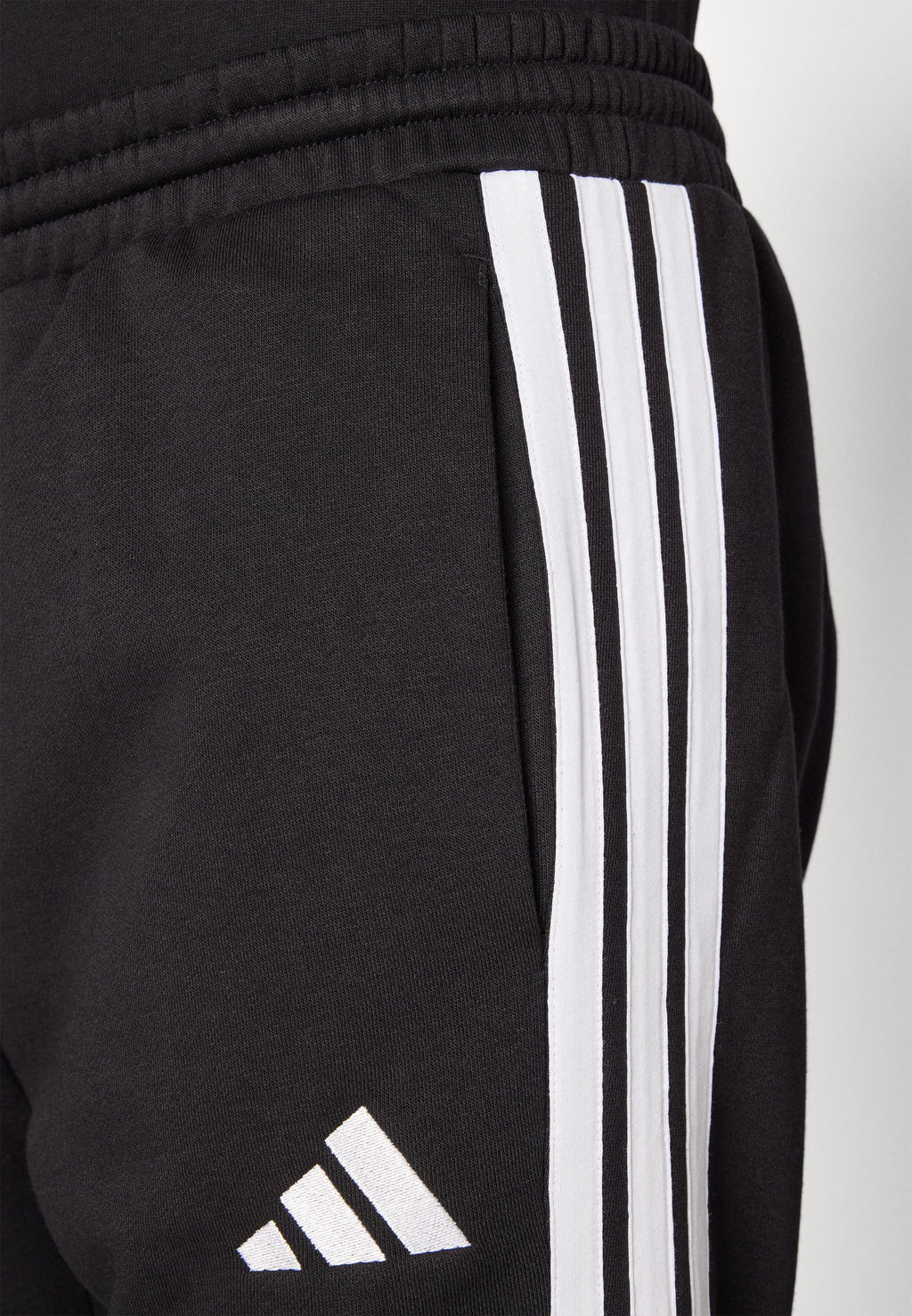 adidas Sportswear REGULAR FIT