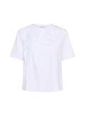 Weißes Baumwoll-T-Shirt mit rundem Halsauschnitt und kurzen Ärmeln. Besitzt ein gedrehtes Stoffdetail auf der linken Seite für zusätzliche Textur.