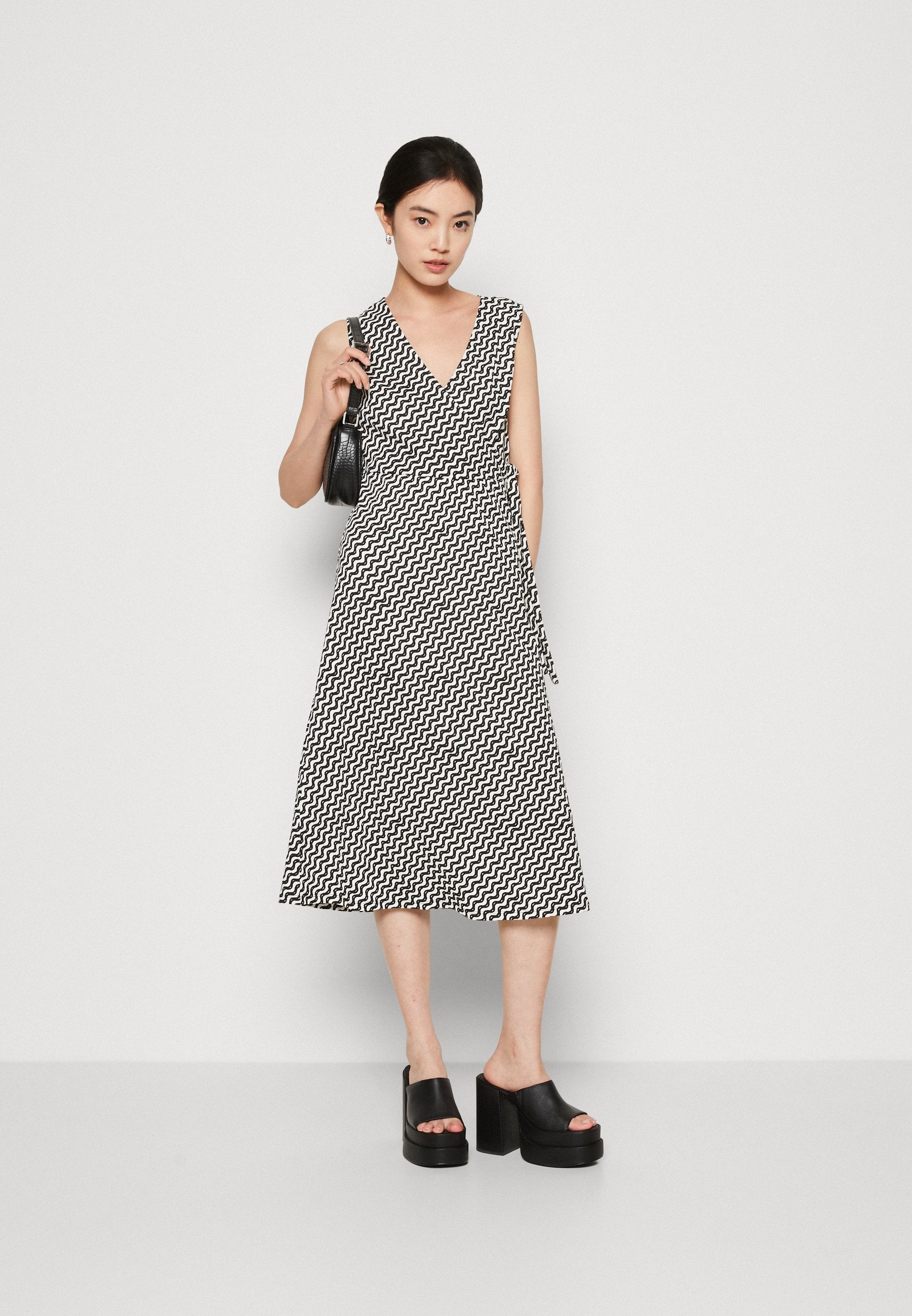 Pieces PCBINA MIDI WRAP DRESS