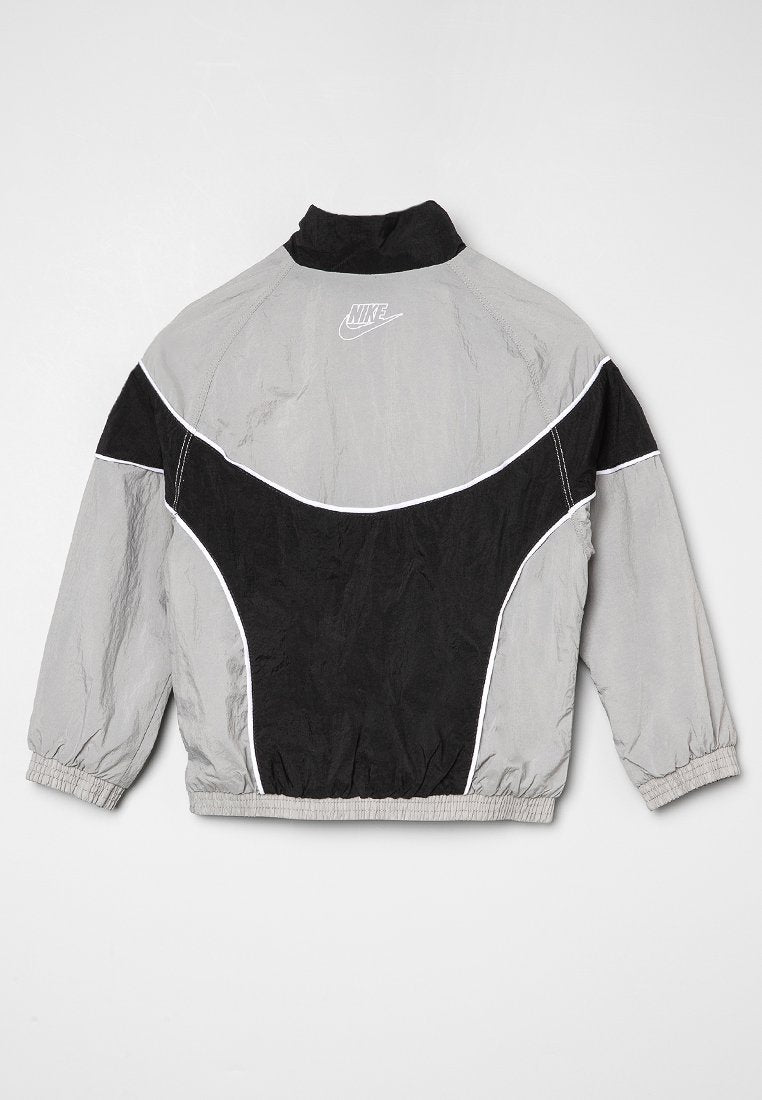 Nike Sportswear AMPLIFY