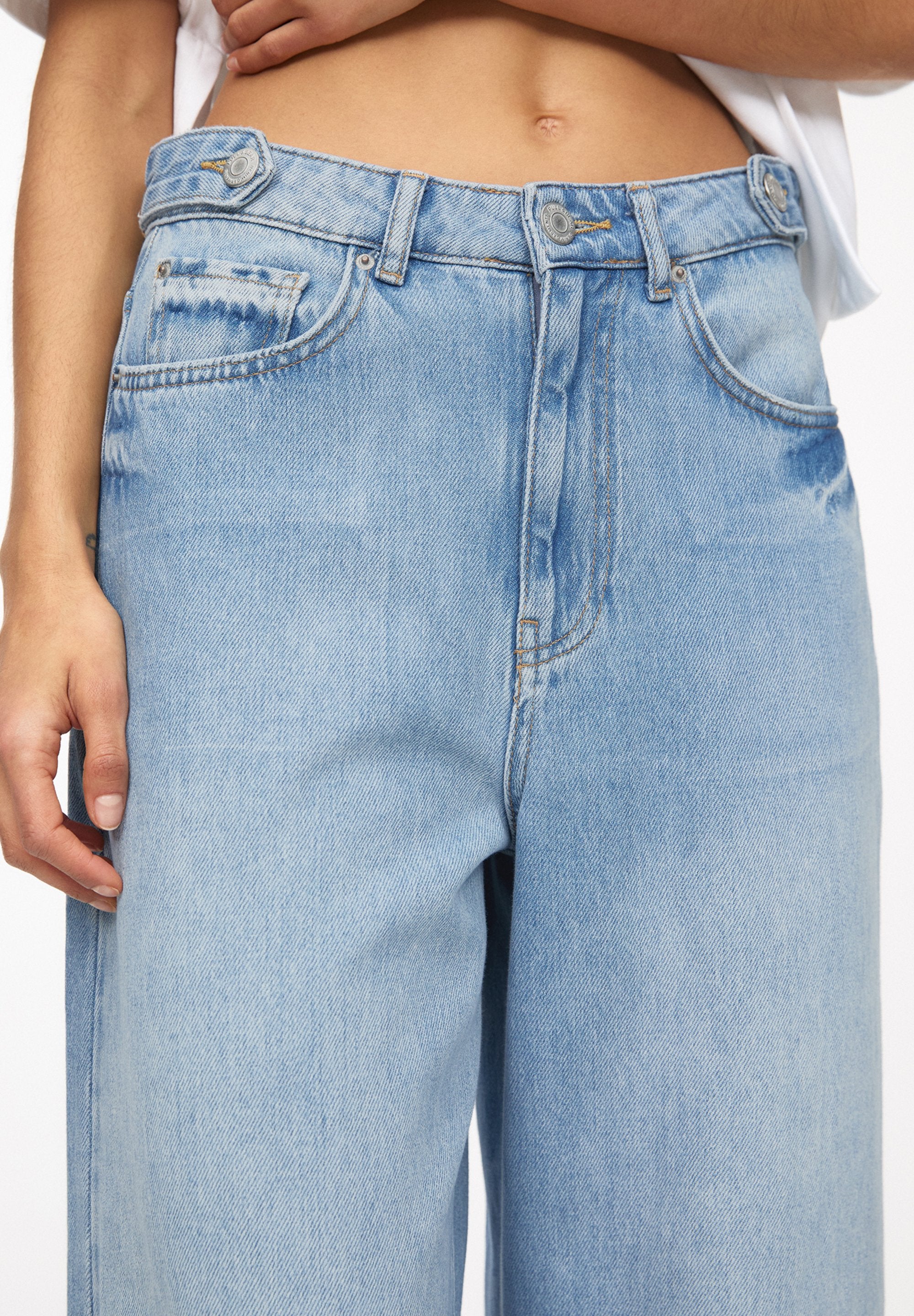 PULL&BEAR TAB DETAIL