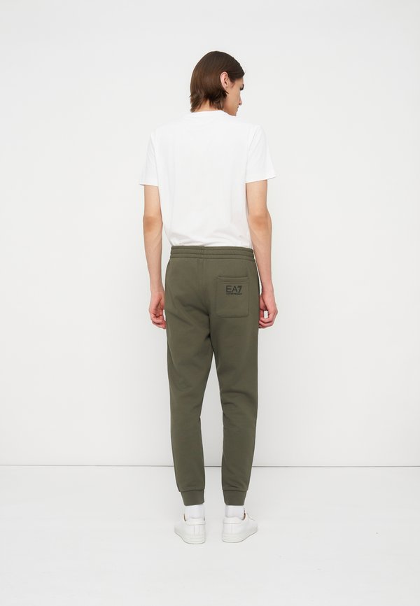 EA7 Emporio Armani