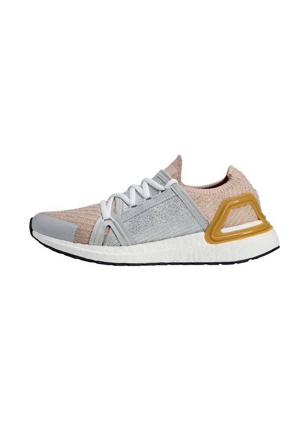 adidas by Stella McCartney ADIDAS BY STELLA MCCARTNEY ULTRABOOST DNA