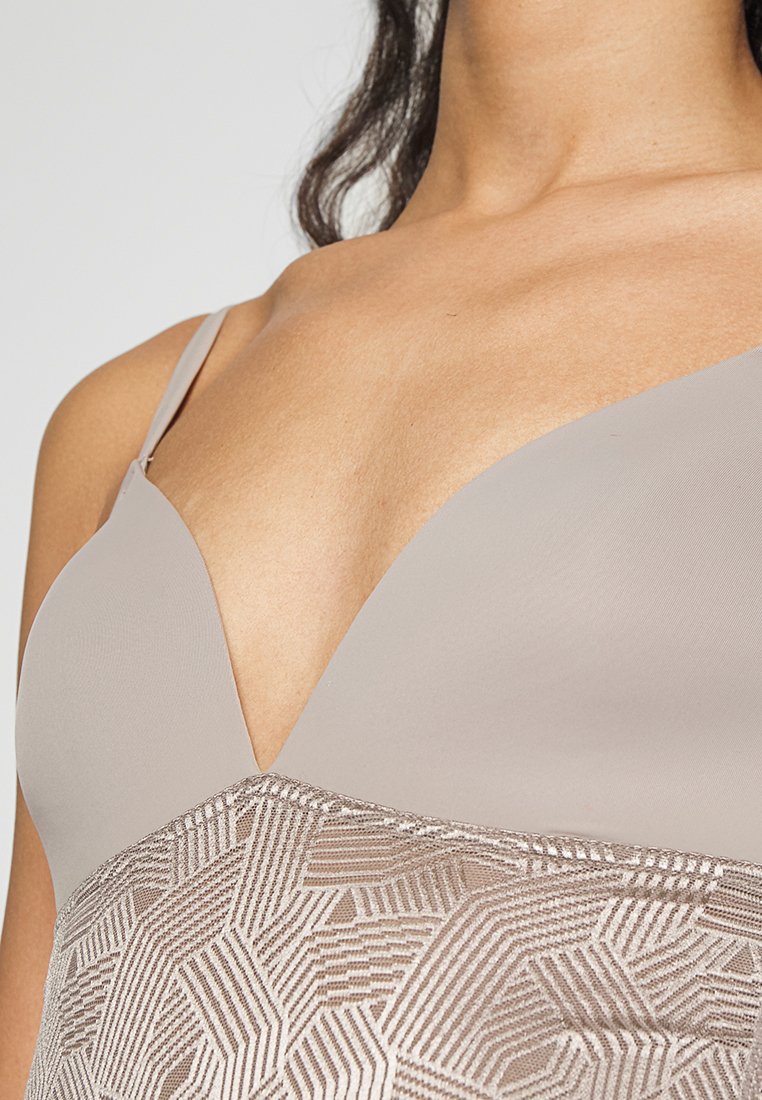 Esprit Body Media 4