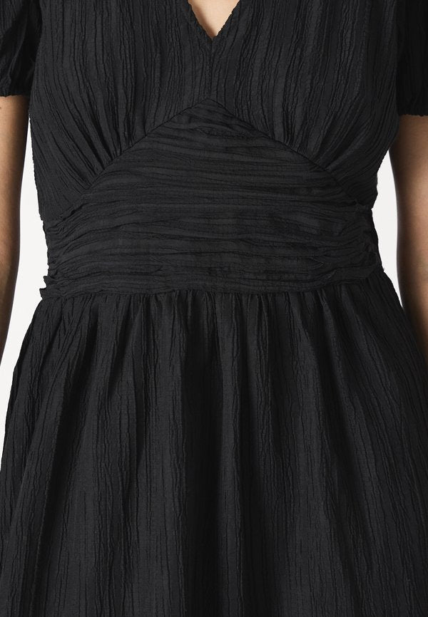 Vero Moda VMANDREA V-NECK SHORT DRESS