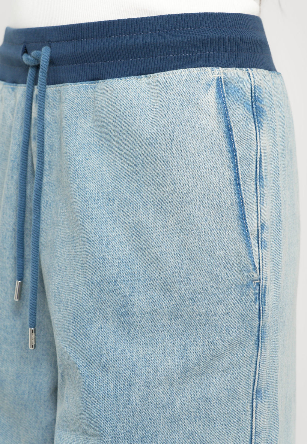 MOSCHINO JEANS