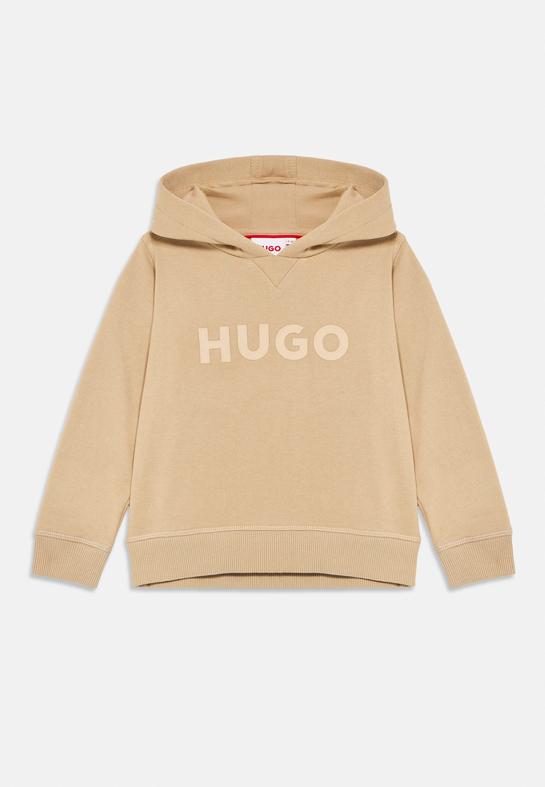 Beige Kapuzenpullover mit langen Ärmeln und gerippten Bündchen, mit erhabenem "HUGO"-Schriftzug in der Mitte vorne.