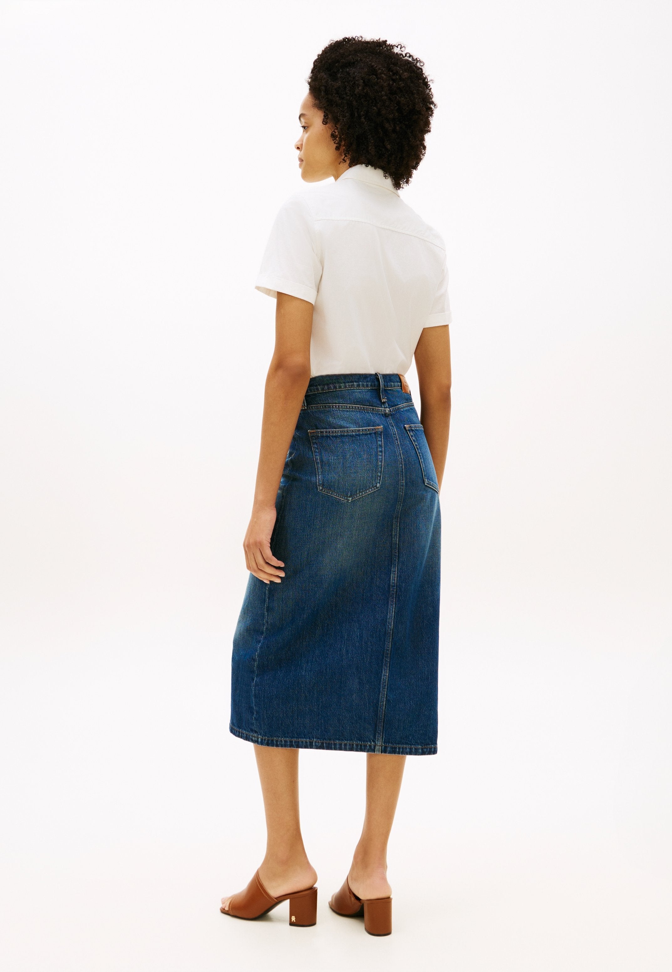 HIGH RISE STRAIGHT DENIM MIDI SKIRT Media 4