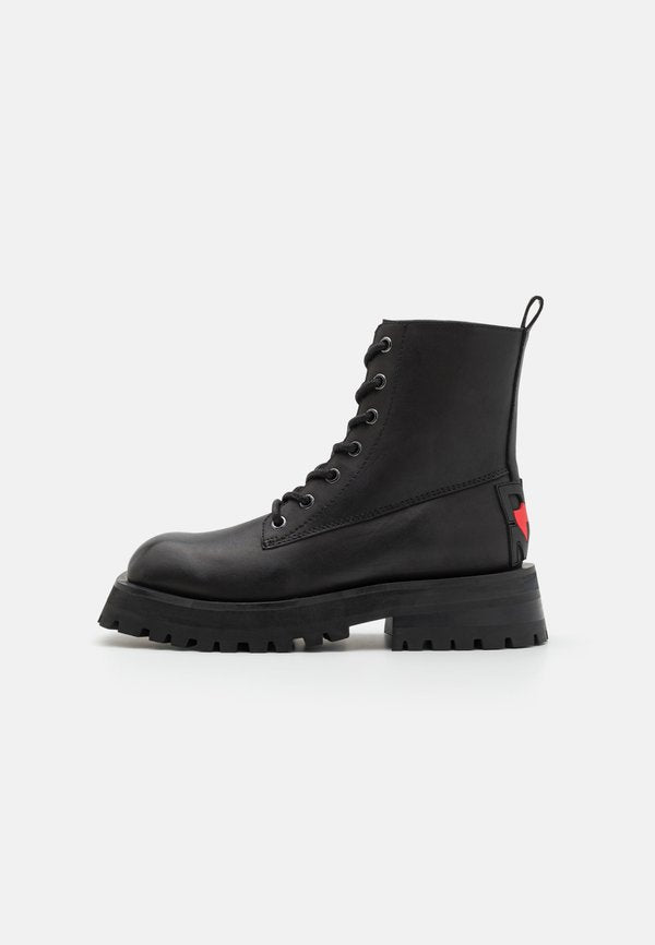 DKNY FARREN COMBAT BOOT