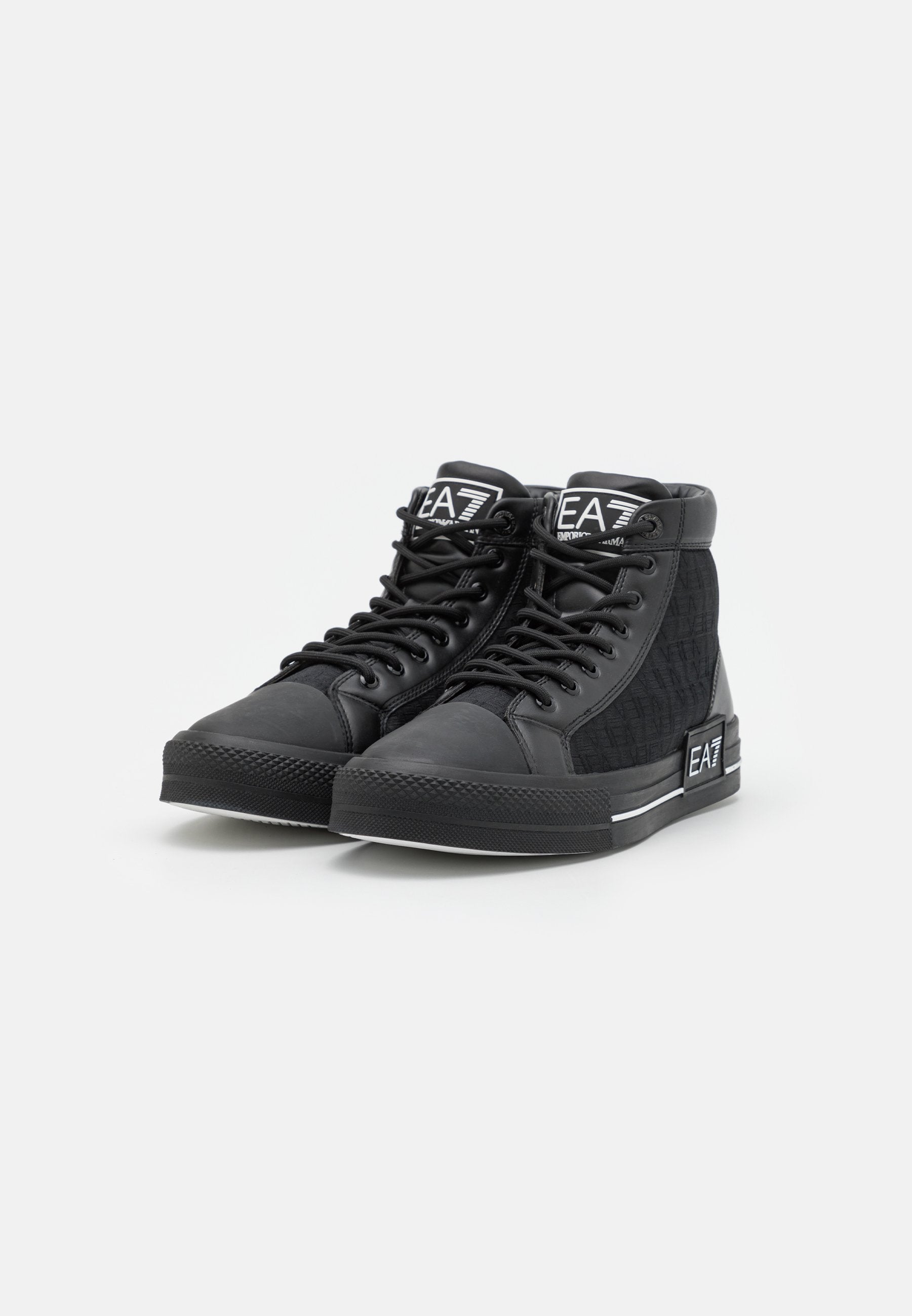 ALL OVER UNISEX Media 2