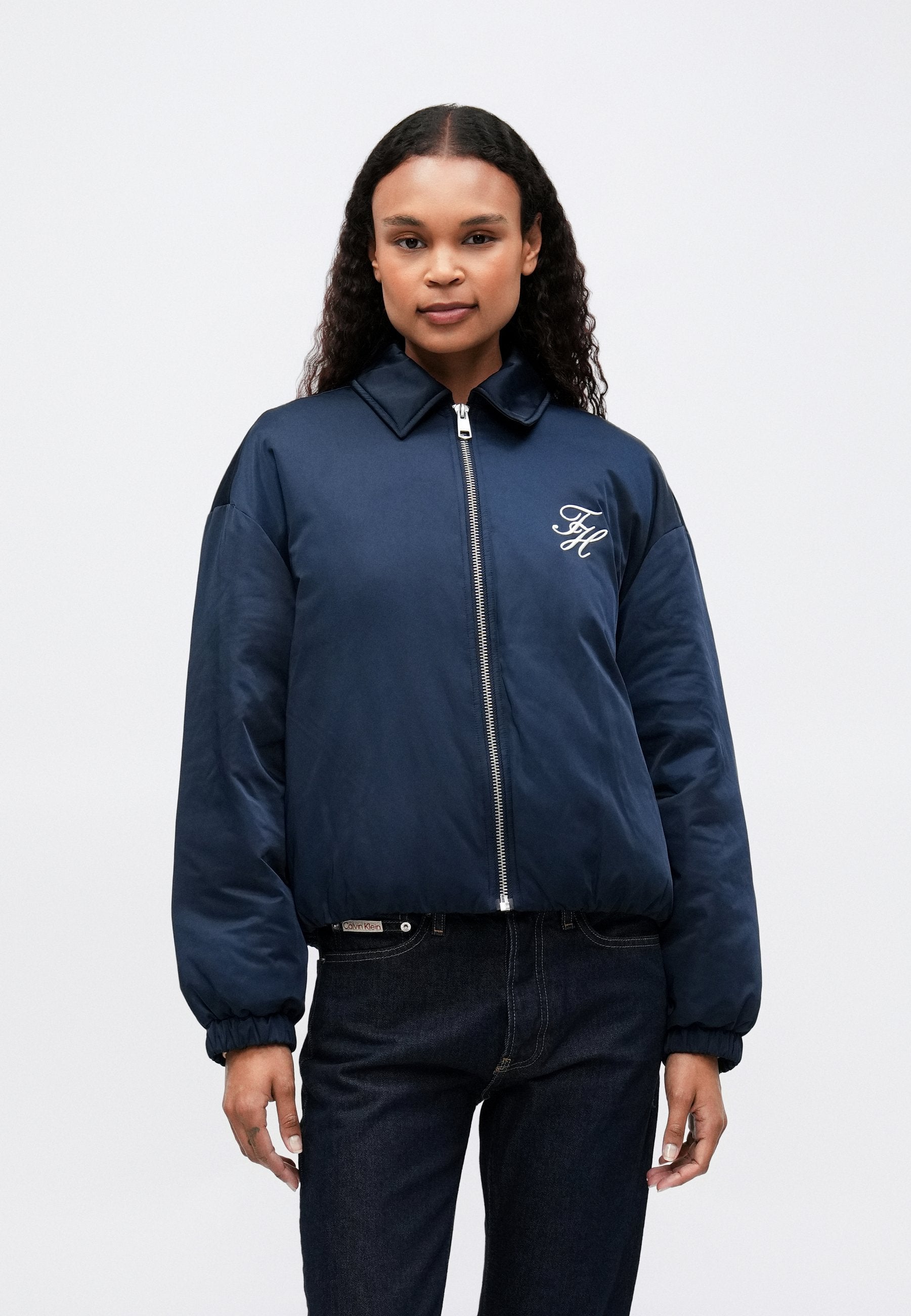 WATER REPELLENT SATIN RELAXED PADDED JACKET Media 3