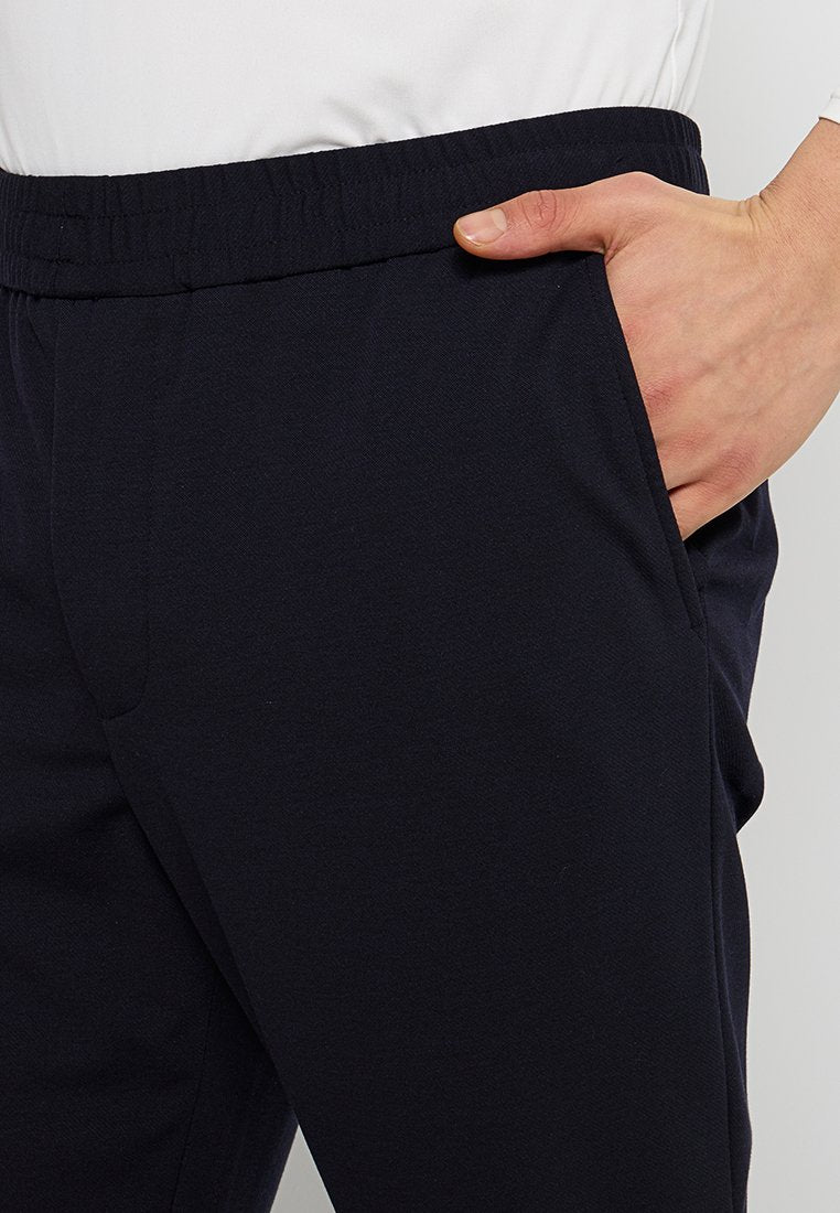 Selected NOAH SLIM FIT