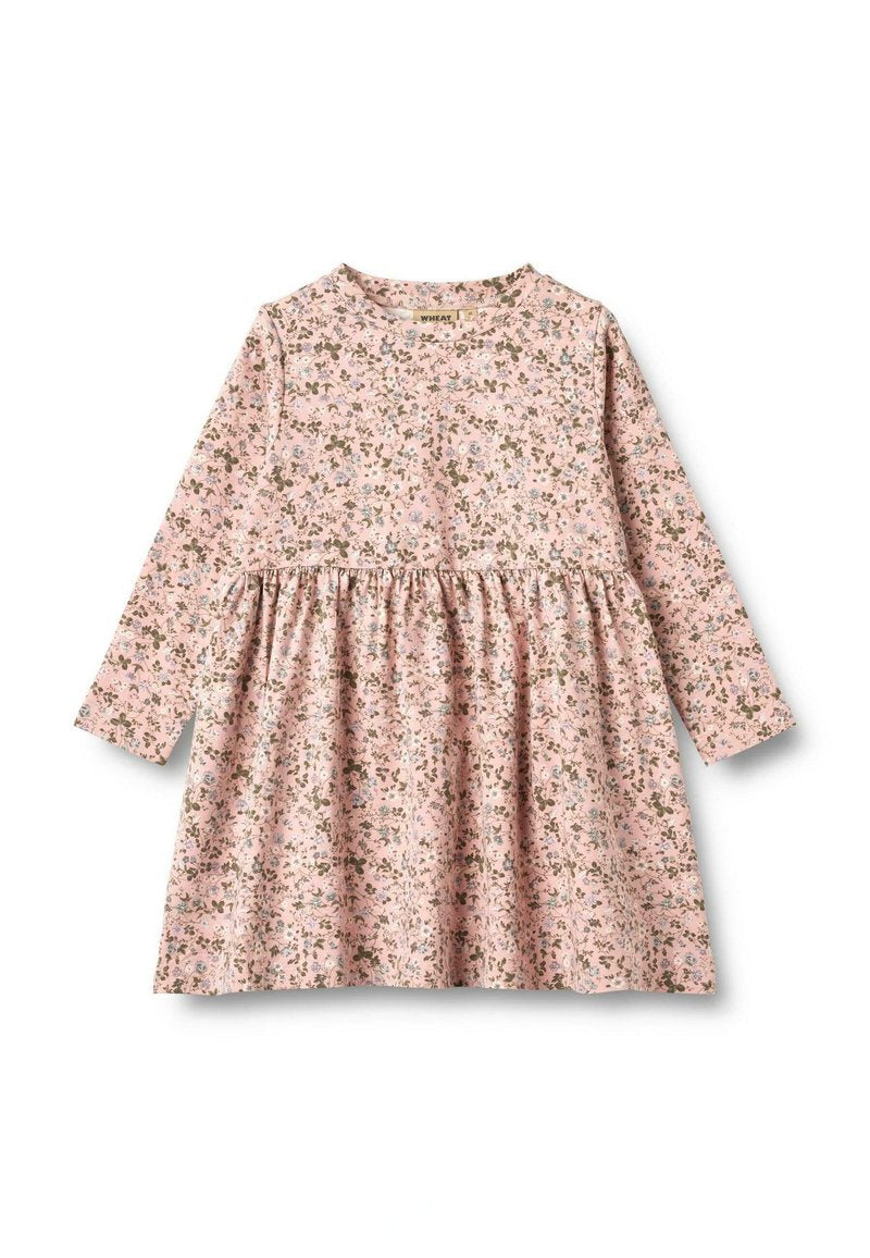 Rosa langärmliges Kleid mit floralem Muster. Verfügt über eine geraffte Taille und einen weichen Stoff, ideal für Komfort und Bewegungsfreiheit.
