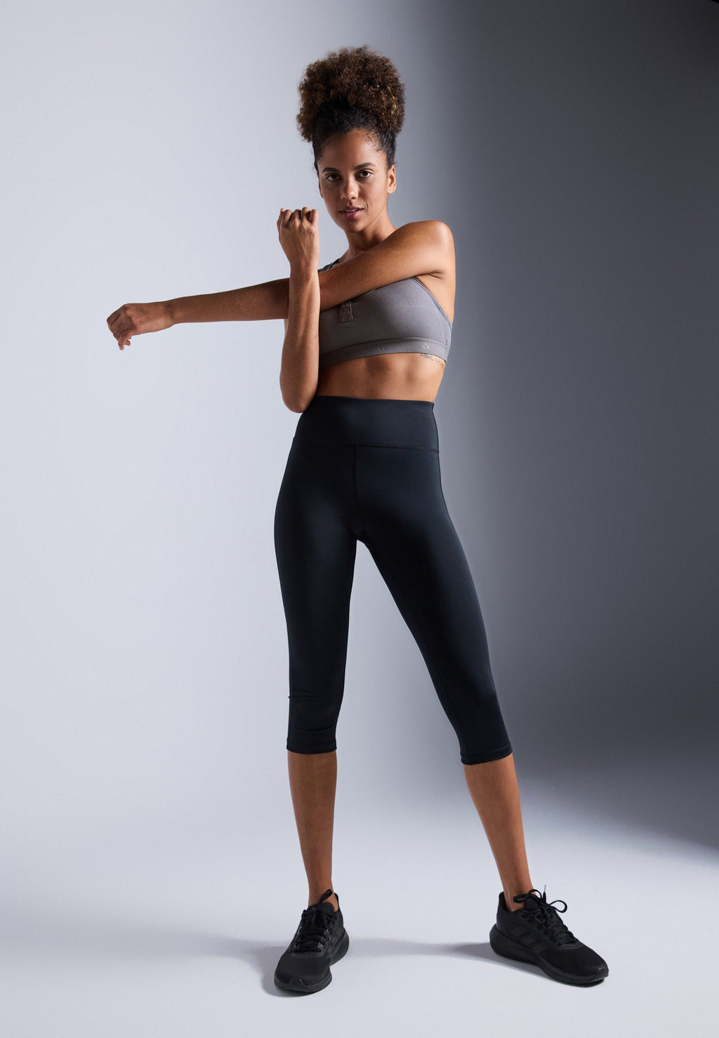 Even&Odd active LIGHT SUPPORT FINE RIBBED SPORTS BRA WITH RACER BACK