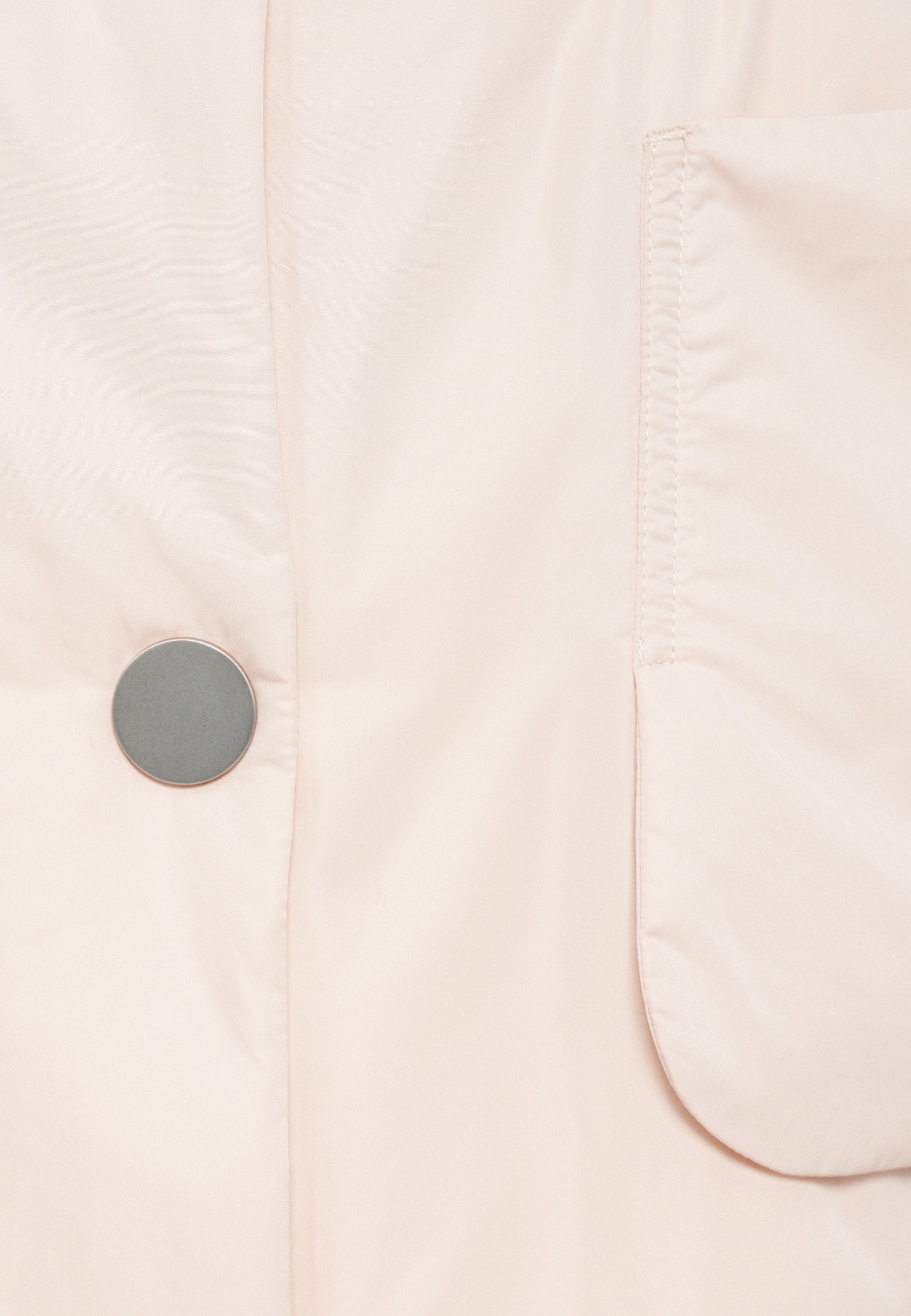 Armani Exchange Weste Media 7