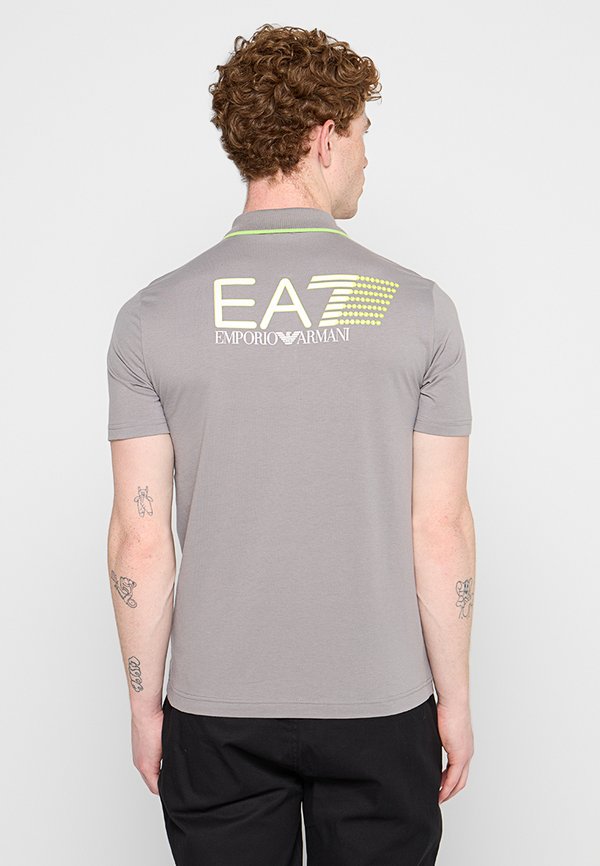 EA7 Emporio Armani