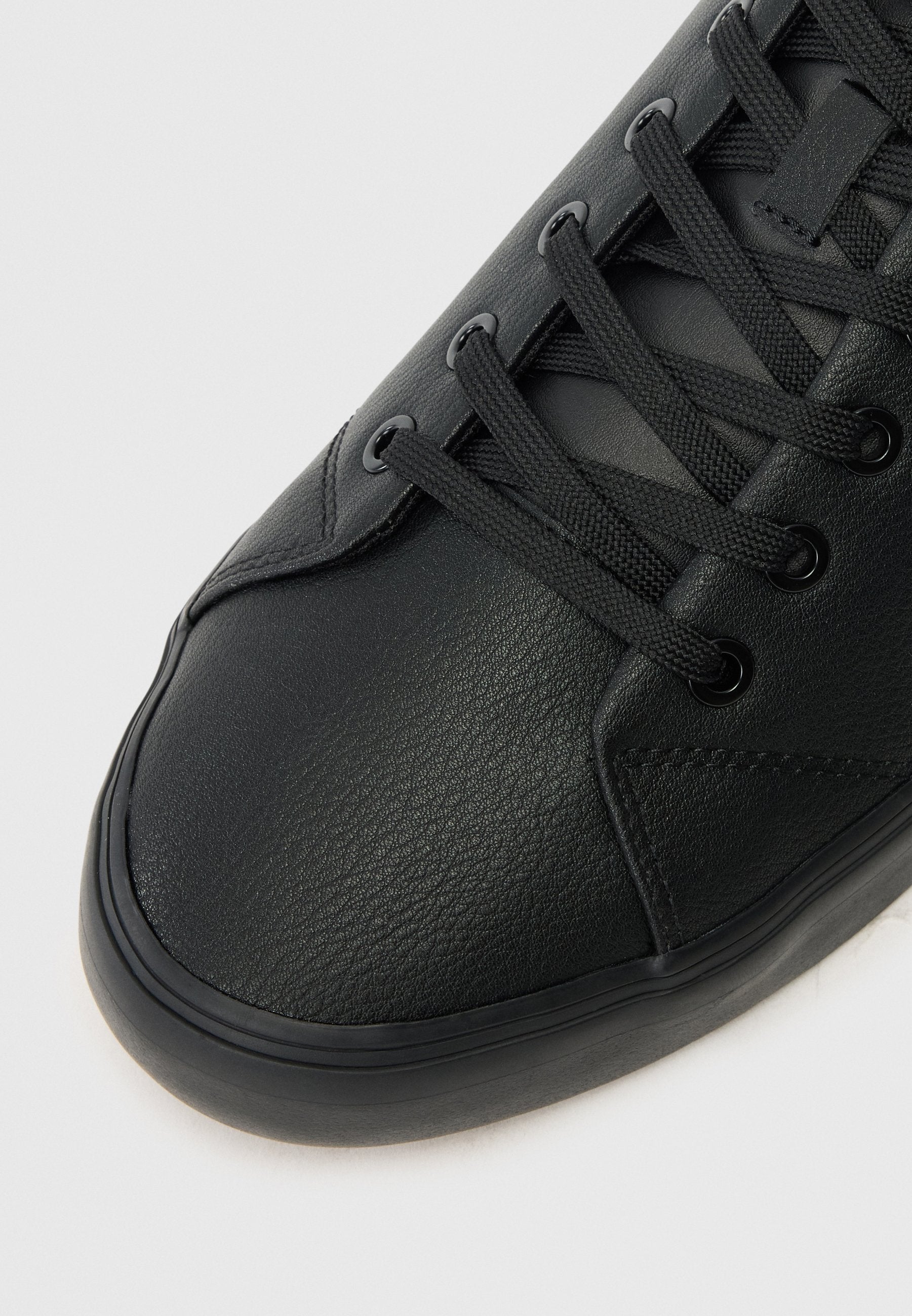 LOGO TRAINERS WITH LEATHER Media 5