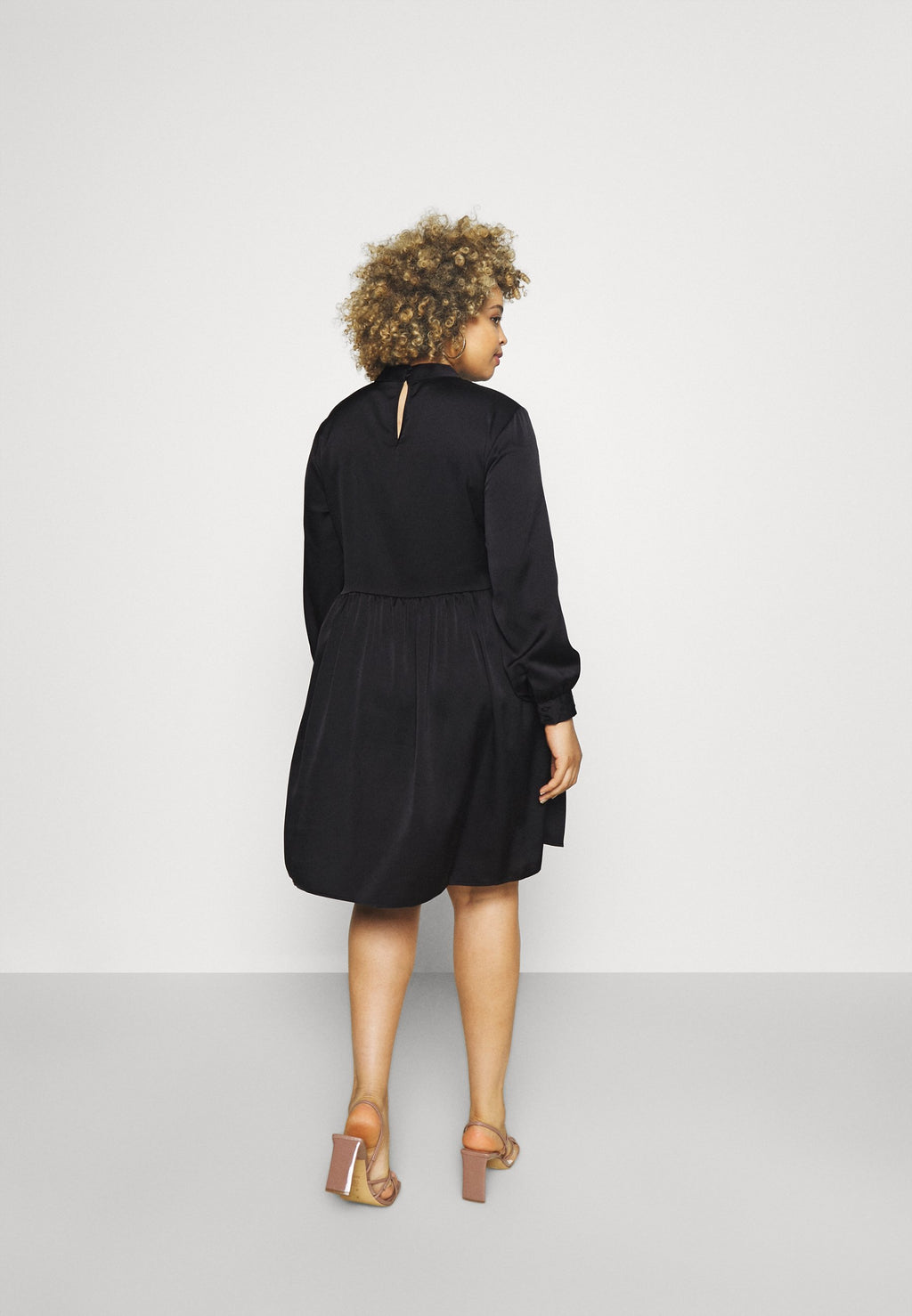 EVOKED VILA VIOLINEA HIGHNECK DRESS