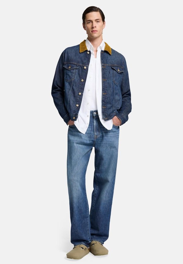 7 for all mankind