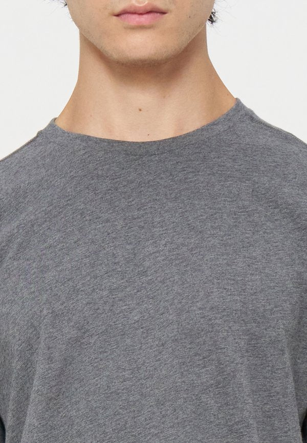 EA7 Emporio Armani T-SHIRT