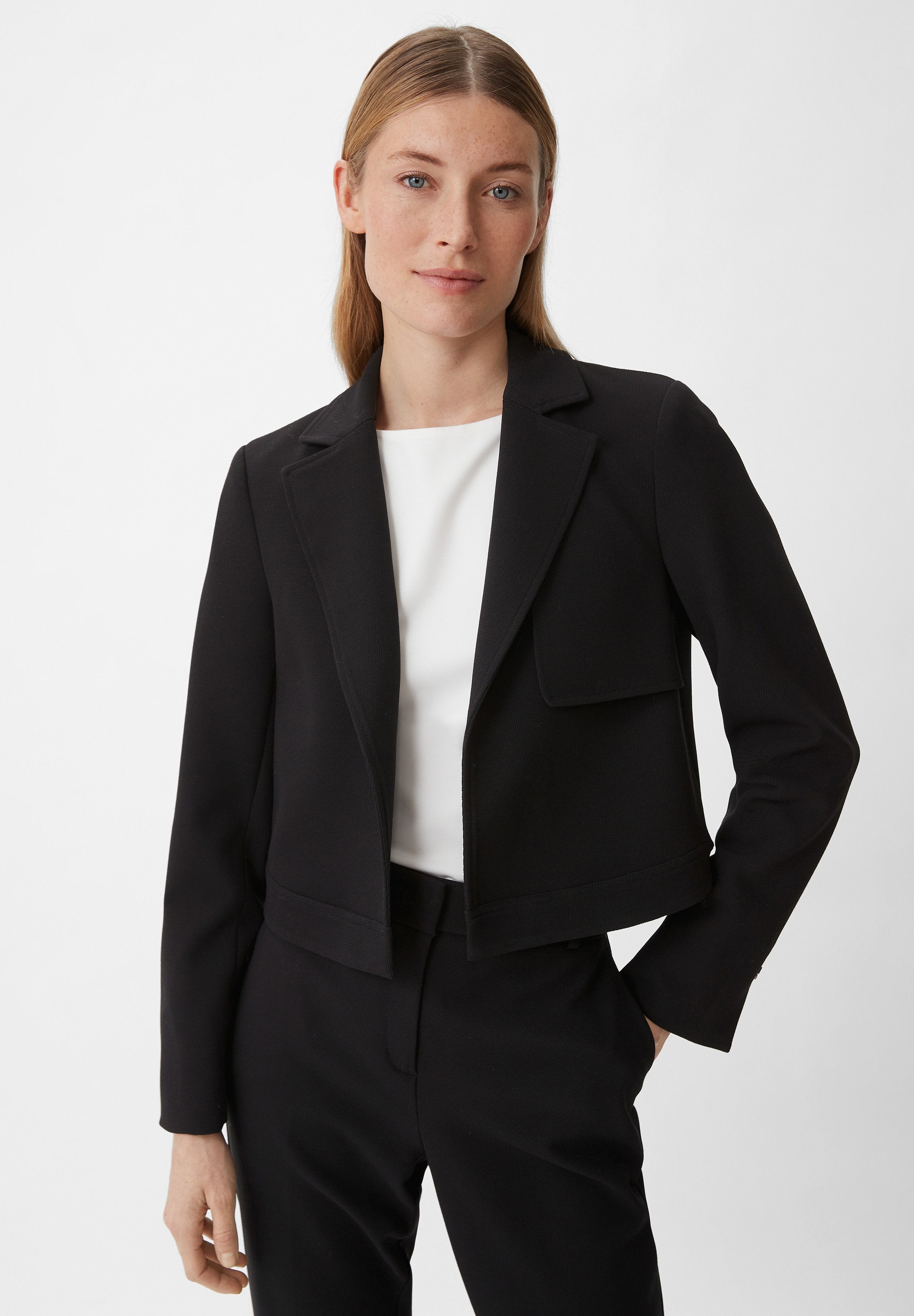KURZER BLAZER AUS VISKOSEMIX Media 3