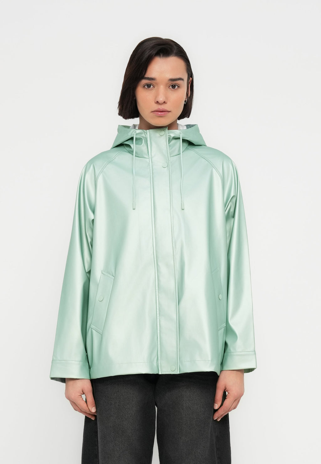 ONLEBEN SHINE SHORT Media 3