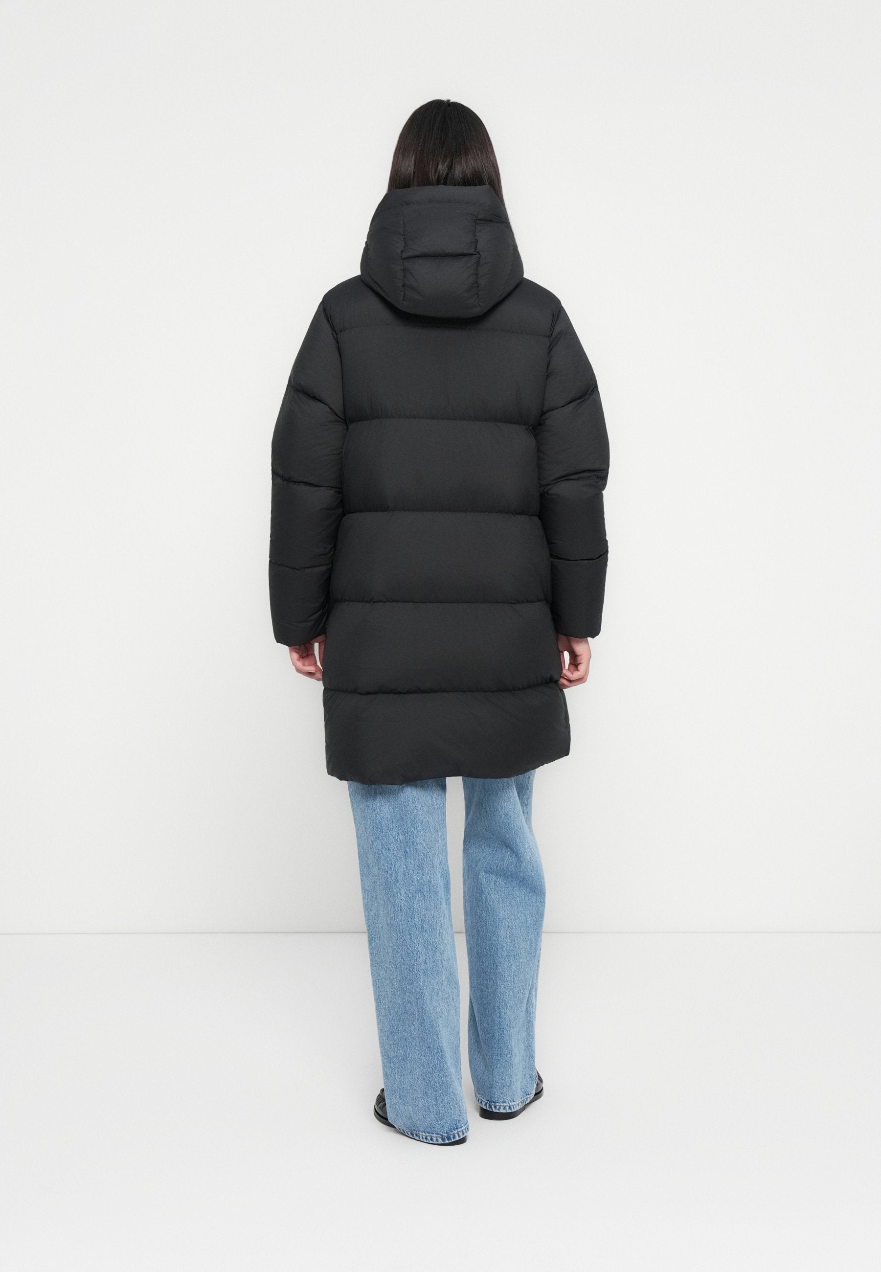 MODERN COAT Media 4