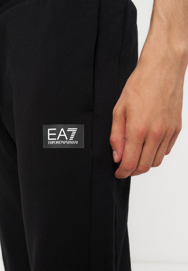EA7 Emporio Armani
