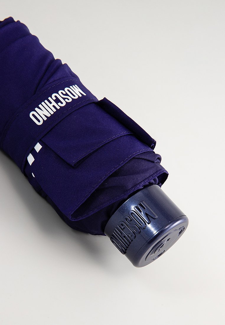 MOSCHINO
