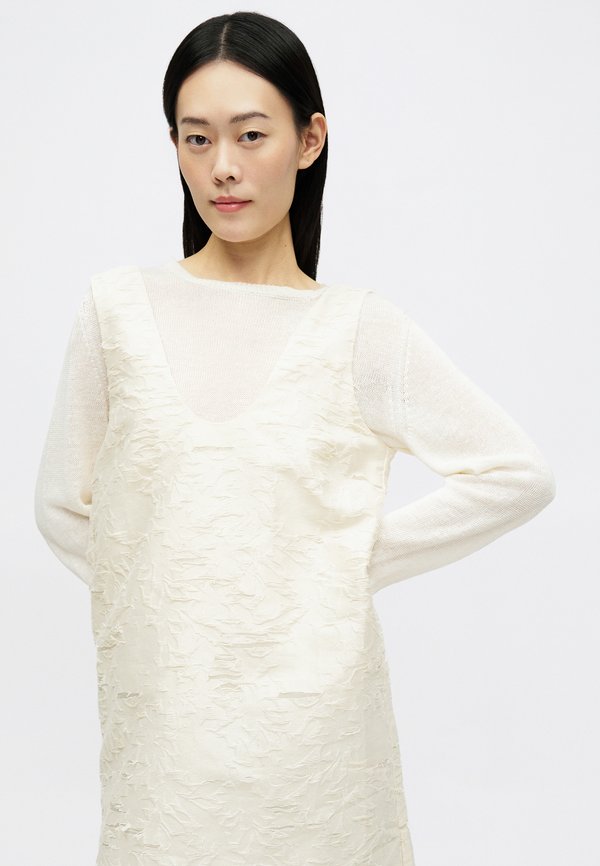 DAY Birger et Mikkelsen DURANT REFINED STRUCTURE