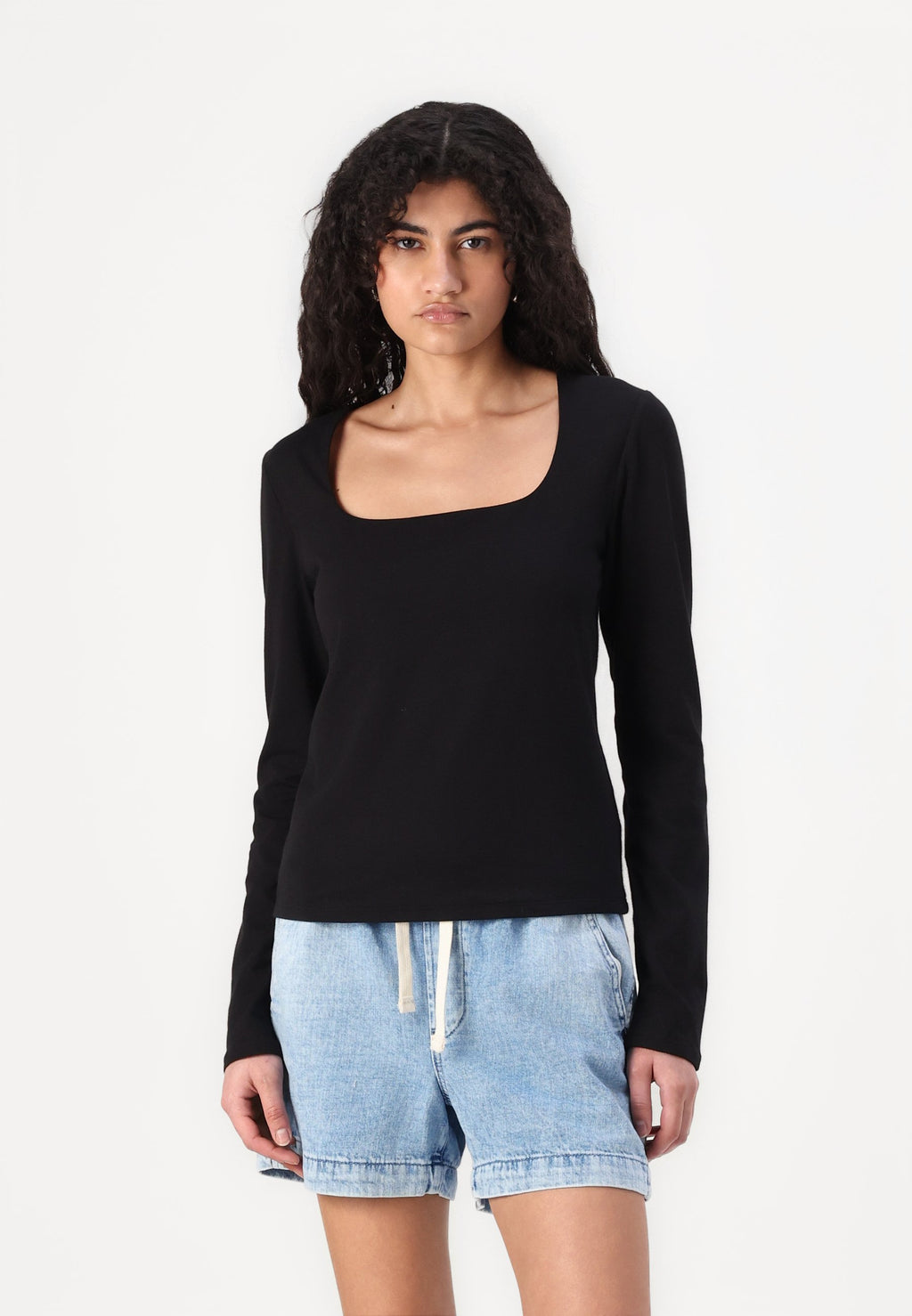 GAP PORTRAIT NECK