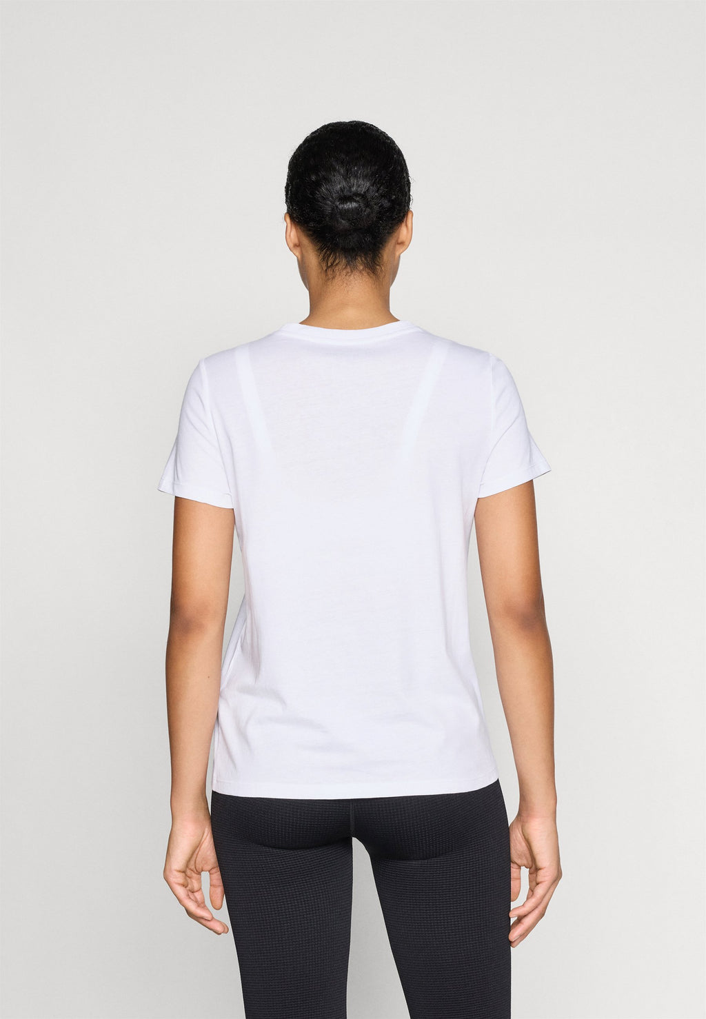 DKNY DOUBLE OUTLINE RHINESTONE LOGO SHORT SLEEVE RELAXED FIT CREW NECK TEE