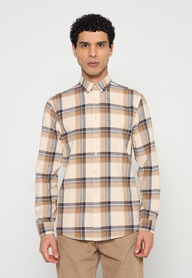 RELAXED FIT  Media 1